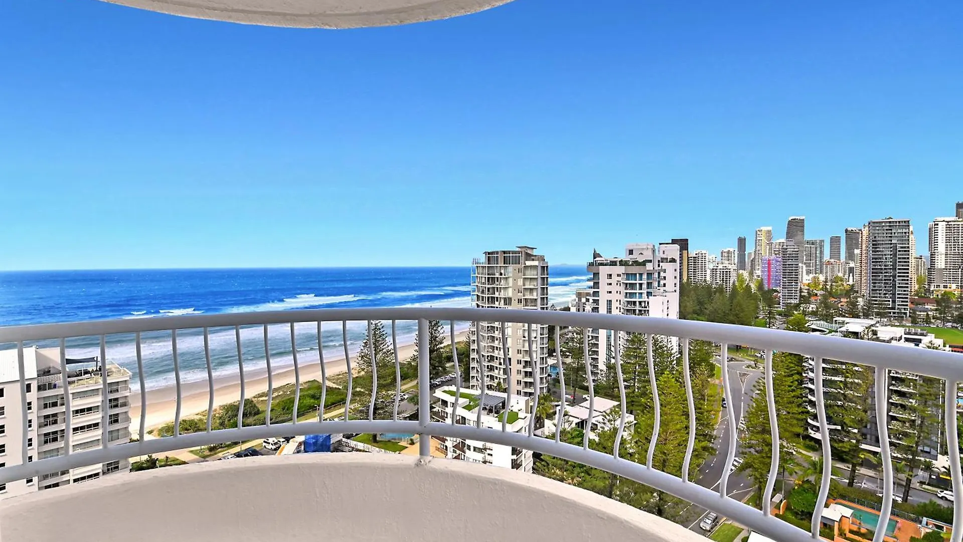 Breathtaking Ocean View 3-Bedroom Apartment With Parking Gold Coast Australien