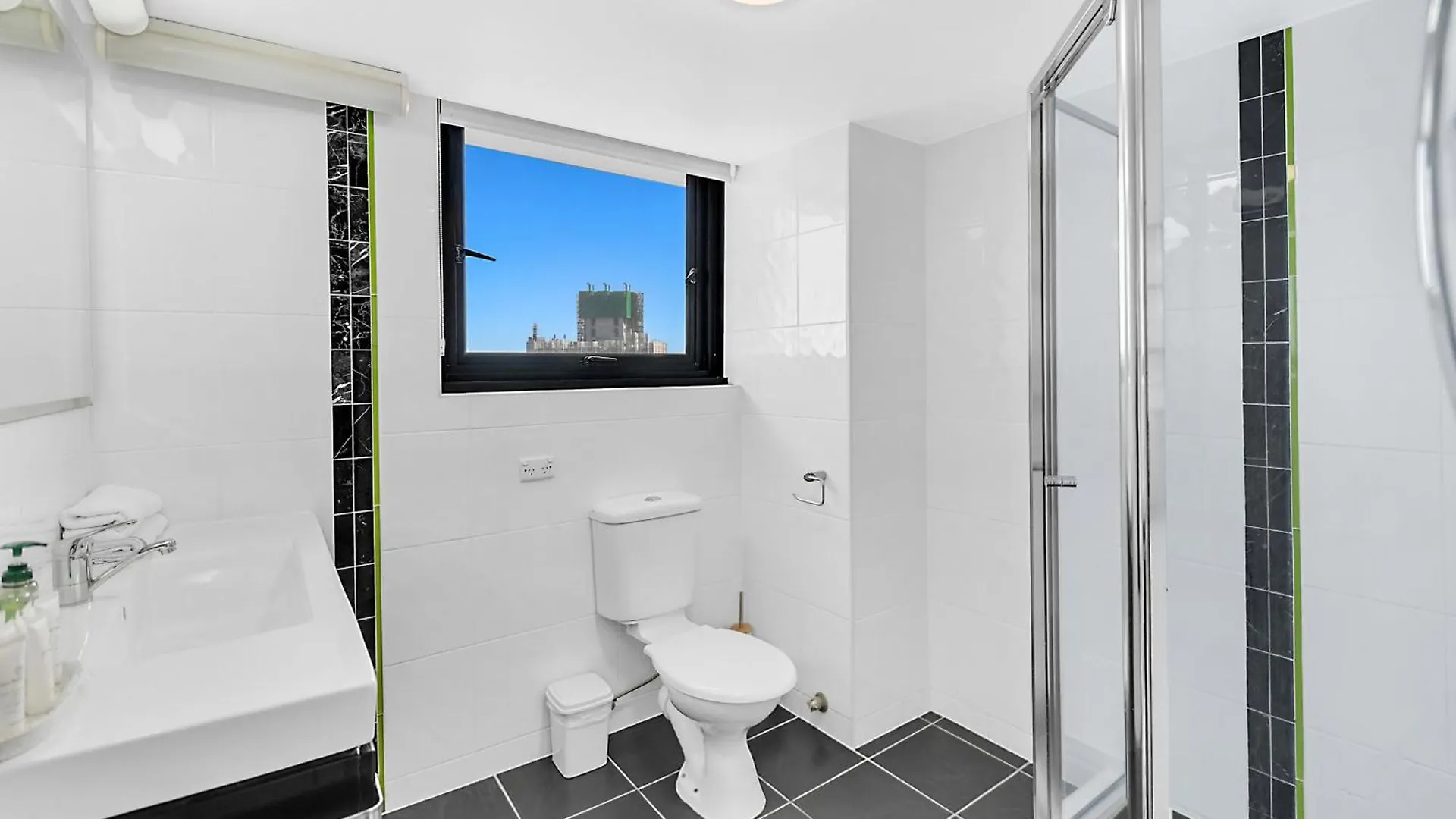 Breathtaking Ocean View 3-Bedroom Apartment With Parking Gold Coast