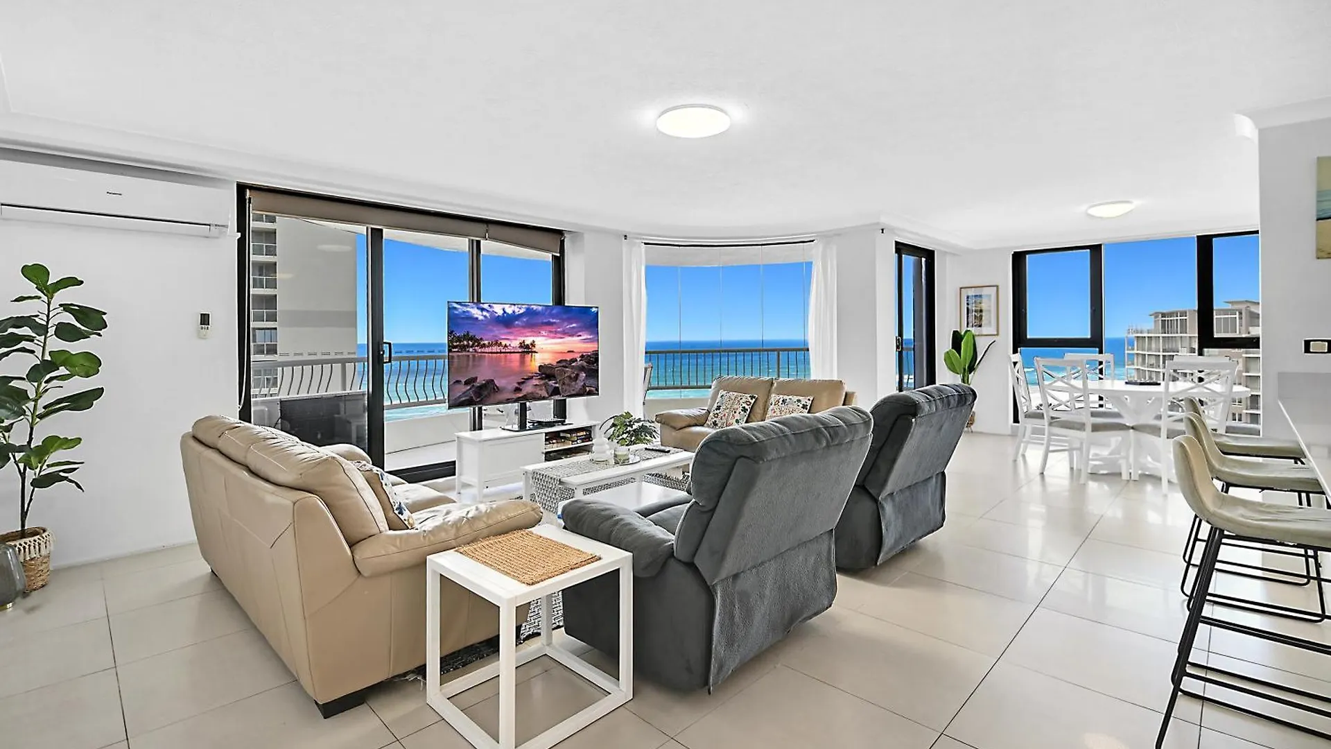 Breathtaking Ocean View 3-Bedroom Apartment With Parking Gold Coast